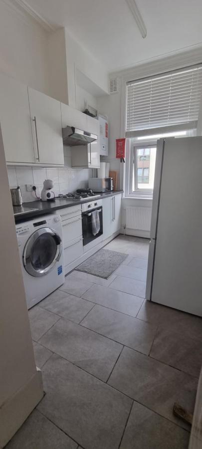 Cricklewood Broadway Guest Home London Exterior photo