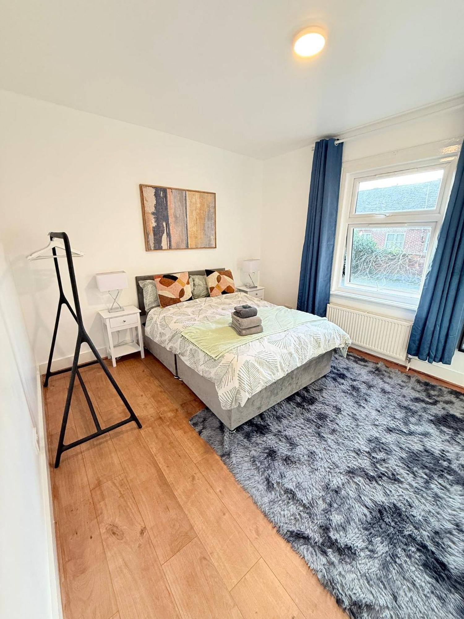 Cricklewood Broadway Guest Home London Exterior photo