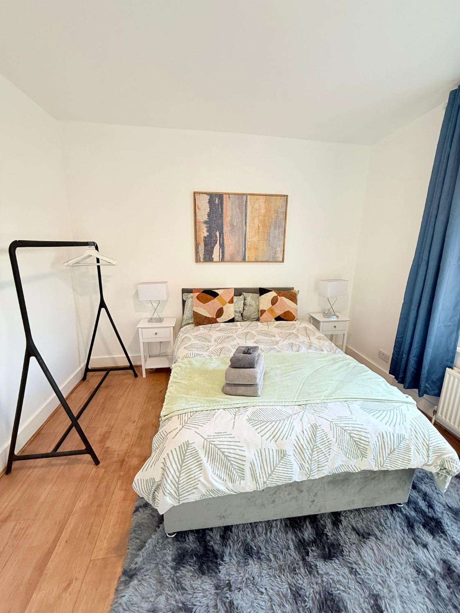Cricklewood Broadway Guest Home London Exterior photo
